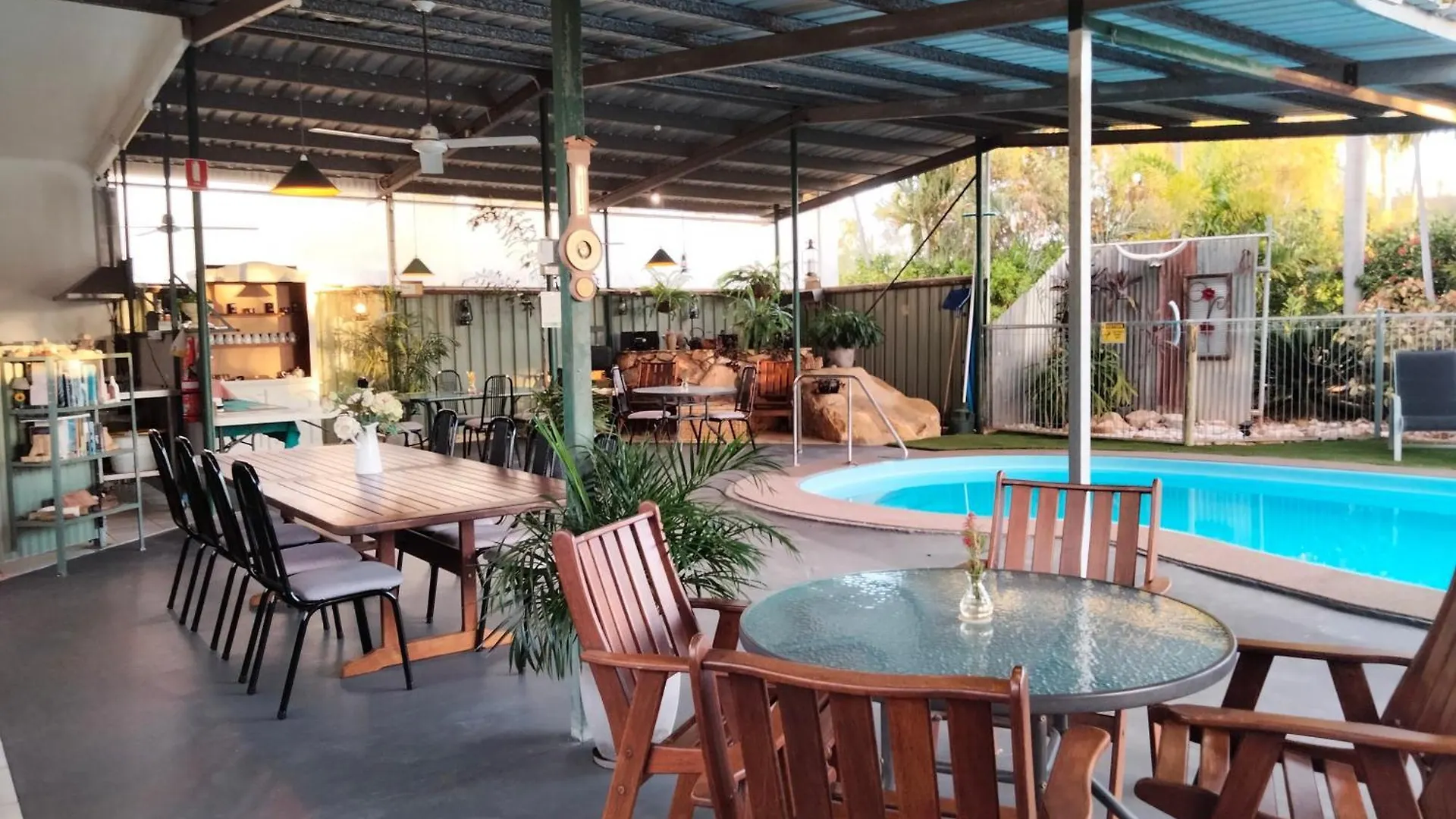 Chillagoe Cabins And Tours